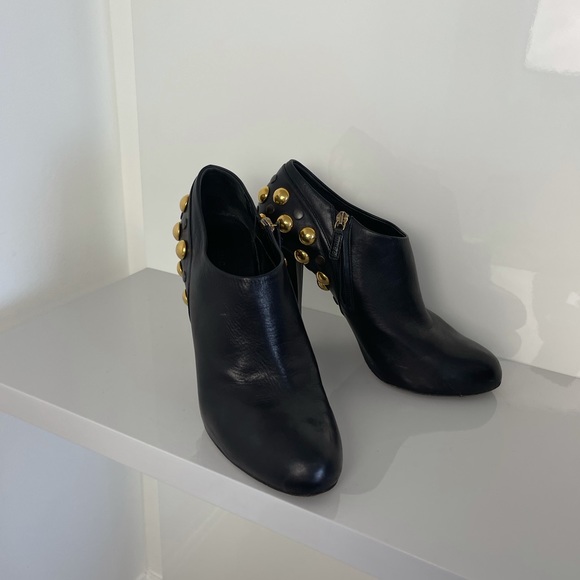 Gucci Leather Ankle Boots with gold metal design - Picture 10 of 11
